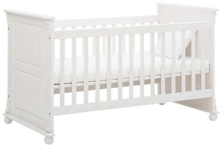 LÜTTENHÜTT, Lüttenhütt Babybett »Aimo«, aus Massivholz; FSC®-Holz aus gewissenhaft bewirtschafteten Wäldern, Lüttenhütt Babybett »Aimo. Landhausstil, mit Kassetten, stabile und hochwertige Qualität«, aus Massivholz (Kiefer); FSC®-Holz zertifiziert