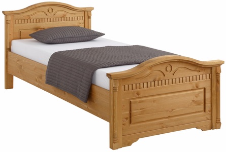 HOME AFFAIRE, Home affaire Holzbett »Graz«, mit dekorativen Fräsungen, GOODproduct Massivholzbett »Graz, hohe Belastbarkeit, klassischer Landhausstil, FSC® zertifiziert« Breite/Belastbarkeit 180cm/220 KG, 90cm/=120KG, mit dekorativen Fräsungen, inklusive Lattenrost