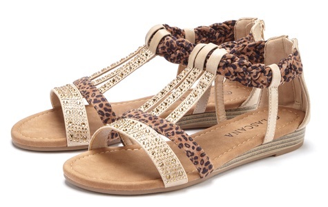 Lascana, LASCANA Sandale, mit aufwendiger Verzierung, LASCANA Sandale, Sandalette, Sommerschuh mit Verzierung und kleinem Keilabsatz VEGAN
