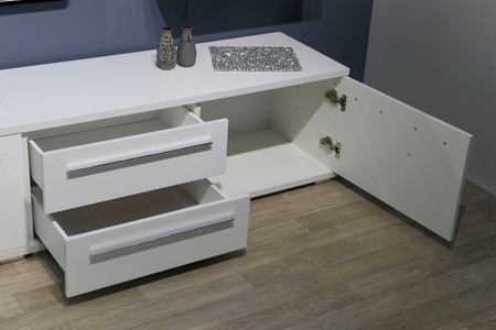 PLACES OF STYLE, Places of Style TV-Board »Piano«, UV lackiert, mit Soft-Close-Funktion, Places of Style TV-Board »Piano«, UV lackiert, mit Soft-Close-Funktion