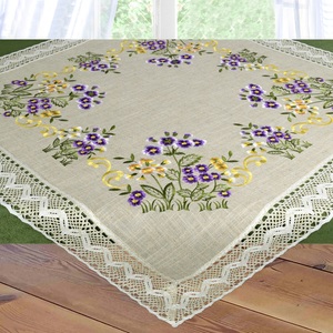 Delindo Lifestyle Mitteldecke »Blumenwiese«, (1 St.), mit Zierstickerei