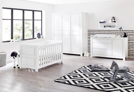 Pinolino, Pinolino® Babyzimmer-Komplettset »Milk«, (Set, 4 St., Kinderbett, Kleiderschrank, Wickelkommode, Wandregal), extrabreit mit Kinderbett, Kleiderschrank, Wickelkommode und Wandregal, 