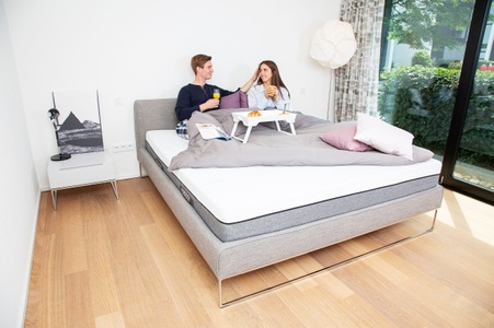 Genius, Eazzzy Matratze, Genius Komfortschaummatratze »Eazzzy Matratze« 20 cm hoch Raumgewicht: 40 kg/m³ 1 Stk. tlg. TÜV-geprüfte Matratze von Genius im flexiblen Härtegrad bis 120kg.