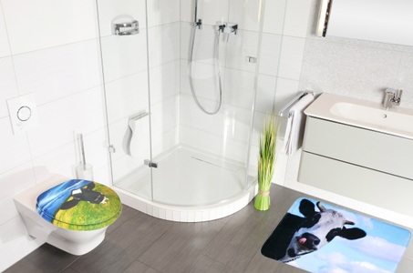 Sanilo, Sanilo Badaccessoires-Sets »Kuh«, (Komplett-Set, 3 tlg.), bestehend aus WC-Sitz, Badteppich und Waschbeckenstöpsel, Sanilo Badaccessoire-Set »Kuh«, (Komplett-Set, 3 tlg.), bestehend aus WC-Sitz, Badteppich und Waschbeckenstöpsel