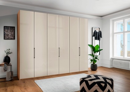 Wiemann, WIEMANN Drehtürenschrank »Monaco«, mit Teil-Glasfront sowie hochwertige Beschläge inkl. Türdämpfung, WIEMANN Drehtürenschrank »Monaco, Made in Germany, höhenverstellbare Inneneinteilung«, mit edler Glasfront und hochwertigen Beschläge inkl. Türdämpfung