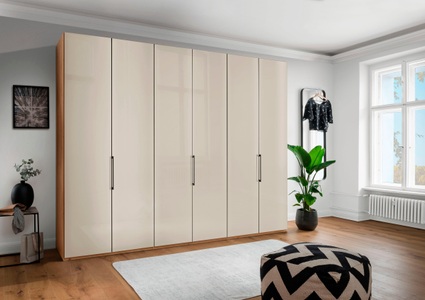 WIEMANN Drehtürenschrank »Monaco«, mit Teil-Glasfront sowie hochwertige Beschläge inkl. Türdämpfung
