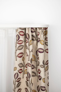 GARESA, GARESA Gardinenschiene »Kunststoffschiene CREDO«, 3 läufig-läufig, Wunschmasslänge, seitlich mit Rundbögen (kein Spalt zwischen Vorhang und Wand!), GARESA Gardinenschiene »Kunststoffschiene CREDO«, 3 läufig-läufig, Wunschmasslänge, Kunststoffschiene 3-läufig seitlich mit Rundbögen, Deckenmontage