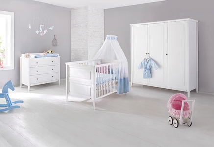 Pinolino, Pinolino® Babyzimmer-Komplettset »Smilla«, (Set, 3 St.), breit gross, mit Kinderbett, Schrank und Wickelkommode, Made in Europe, 