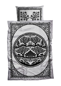 undefined, Bettwäsche mit grossem Alm-Motiv und floraler Verzierung, Nobilium Kissenbezug »Henriette, 100 % Baumwoll-Satin«, (1 St.), Scherenschnitt-Motiv eines Schweizer Künstlers