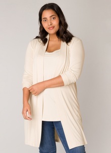 Base Level Curvy, Base Level Curvy Longstrickjacke "Ayla long" Figurumspielende, weiche Strickqualität