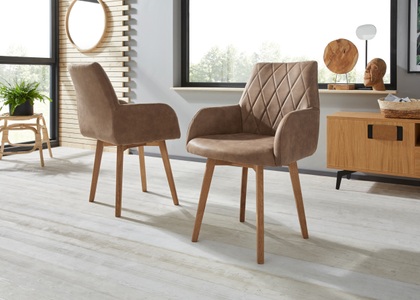 PREMIUM COLLECTION BY HOME AFFAIRE, Premium collection by Home affaire Armlehnstuhl »Brest«, (Set), 2 St., Microfaser, Bezug in Leder oder Microfaser, Gestell ist Eiche Massivholz geölt, Home affaire Esszimmerstuhl »Brest«, (Set), 2 St., Microfaser, Armlehnstuhl in Leder oder Microfaser, Gestell Eiche Massiv geölt