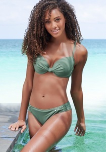 S.Oliver, s.Oliver Bügel-Bikini-Top »Spain«, mit geraffter Mitte, s.Oliver Bügel-Bikini-Top »Spain«, mit geraffter Mitte