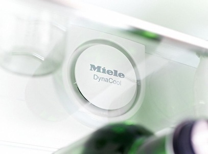 Miele Deutschland, Miele Stand-Kühlschrank mit DynaCool und Hebelgriff für eine komfortable Side-by-Side Kombination. K 28202 D edt/cs, 