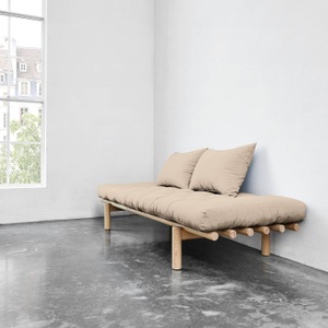 Karup, home24 Schlafsofa Sunnybank, Karup Design Daybett »Pace«, (Set, 2 tlg.), aus massiven Kiefernholz, inkl. Futonmatratze