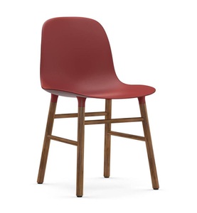 Normann Copenhagen, Normann Copenhagen-Form Stuhl, Rot/Walnuss, 