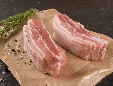 Heinzer Metzgerei, Schweins-Spareribs, 2 Stück, ca. 300g, 