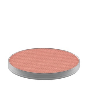 MAC, Small Eye Shadow - Powder Kiss Pro Palette Strike A Pose, Mac Cosmetics - Powder Kiss Soft Matte Eye Shadow Pro Palette - Strike A Pose
