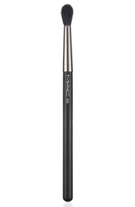 MAC, MAC 224S - Tapered Blending Lidschattenpinsel, M.A.C #224S Tapered Blending