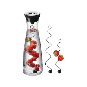 Wmf, WMF Wasserkaraffe 1 l , 06 1770 9995 , Metall, Kunststoff, Glas , 29 cm , poliert , 0037311675, WMF Basic Wasserkaraffe mit 2 Fruchtspiessen