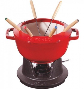 STAUB, Fondue Set kirschrot m. 2 Griffen, rund. 20 cm, Fondue Set Kirsch-Rot m. 2 Griffen, rund. 20cm