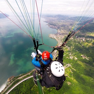 SMARTBOX, 1 Eindrucksvoller Gleitschirmflug Durch Die Lüfte Der Schweiz - Geschenkbox Unisex, 1 unvergesslicher Gleitschirmflug über die Montreux Riviera