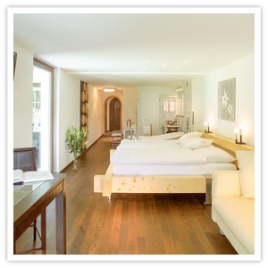 SMARTBOX, Entspannen Und Geniessen Im Wallis: 1 Übernachtung Im 4* Hotel Mit Wellness Und Abendessen Für 2 - Geschenkbox Unisex, Entspannen und Geniessen im Wallis: 1 Übernachtung im 4* Hotel mit Wellness und Abendessen für 2