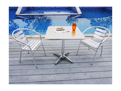 Vente-unique, Garten Essgruppe Aluminium Tisch quadratisch + 2 Stühle MONTMARTRE Garten Essgruppe Aluminium Tisch quadratisch + 2 Stühle MONTMARTRE