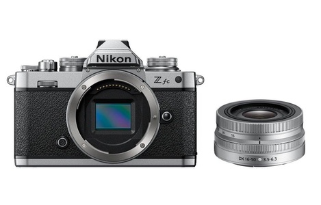 Nikon, NIKON Z fc Body + NIKKOR Z DX 16-50mm f/3.5-6.3 VR - Systemkamera (Fotoauflösung: 20.9 MP) Schwarz/Silber, NIKON Z fc Body + NIKKOR Z DX 16-50mm f/3.5-6.3 VR - Systemkamera Schwarz/Silber