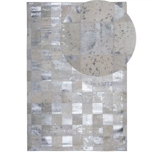 Beliani, Beliani Teppich Leder beige/silbern 160 x 230 cm YAZIR, Beliani - Teppich aus Kuhfell Modern YAZIR, 160X230CM, Antikes Silber