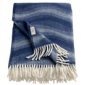 Tom Tailor, TOM TAILOR Wohndecke »Waves«, mit gedrehten Fransen, Tom Tailor Plaid 140/200 cm , T-Waves 75312-080-140-200 , Blau, Creme , Textil , Wellen , 140 cm , Fransen , 003021129101