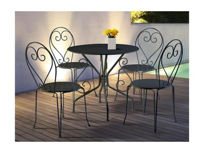 Vente-unique, Garten Essgruppe Metall in Eisenoptik Tisch + 4 stapelbare Stühle GUERMANTES Garten Essgruppe Metall in Eisenoptik Tisch + 4 stapelbare Stühle GUERMANTES