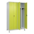 CP, C+P PSA Doppel-Spind Classic PLUS, Füsse, 4 Abteile, HxBxT 1.950 x 1.200 x 500 mm, lichtgrau, clowngrün, für Vorhängeschloss