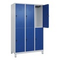 CP, C+P Doppelstock-Spind Classic PLUS, 3 Abteile, lichtgrau / enzianblau, HxB 1950 x 1200 mm, mit Füßen, Drehriegel