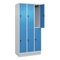 CP, C+P Doppelstock-Spind Classic PLUS, 3 Abteile, lichtgrau / lichtblau, HxB 1950 x 900 mm, mit Bodensockel, Drehriegel