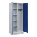 CP, C+P Putzmittelspind Classic PLUS, 1 Abteil, Trennwand mittig, lichtgrau / enzianblau, B 800 mm, mit Bodensockel, Zylinderschloss