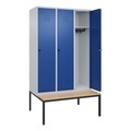 CP, C+P Spind Classic PLUS Sitzbank, 3 Abteile, lichtgrau / enzianblau, B 1200 mm, Sicherheits-Drehriegel, untergebaut, Buche-Hartholz