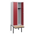 CP, C+P Spind Classic PLUS, 2 Abteile, HxBxT 1.950 x 600 x 815 mm, Zylinderschloss, auskragende Bank aus Buche, lichtgrau, rubinrot