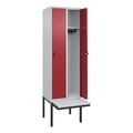 CP, C+P Spind Classic PLUS, 2 Abteile, HxBxT 2.120 x 600 x 815 mm, für Vorhängeschloss, auskragende Bank aus Kunststoff, lichtgrau, rubinrot