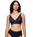 TRIUMPH, Triumph Bügelloser BH »Amourette Charm T«, Stretch-Spitze, leicht, weich, tiefer V-Ausschnitt