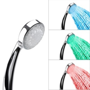 Beliani, Beliani Duschbrause LED Beleuchtung bunt LORDAL Handbrause, Beliani - Duschkopf aus Kunststoff LORDAL, One Size, Antikes Silber