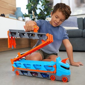 undefined, Hot Wheels Mega Action Transporter, Hot Wheels - 2-in-1 Rennbahn-Transporter inkl. 3 Spielzeugautos, Multicolor