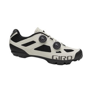 undefined, Giro Sector Mountainbike Schuhe, Farbe: light sharkskin, Grösse: 45.5, Gewicht: 342 g
Verschlusssystem: Doppel Boa L6 Verschluss
Sohle Velo: Carbon-Verbund + Rubber
Pedalsystem: Klickpedal MTB, Giro Sector Mountainbike Schuhe, Farbe: light sharkskin, Grösse: 45.5,