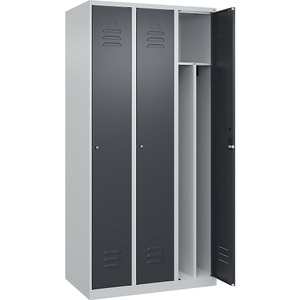 C+P Spind Classic PLUS, 3 Abteile, lichtgrau / grau, B 900 mm, mit Bodengleitern, Zylinderschloss, Trennwand mittig