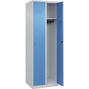 C+P Spind Classic PLUS, 2 Abteile, lichtgrau / lichtblau, B 600 mm, mit Bodengleitern, Zylinderschloss