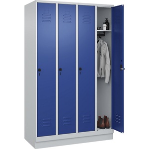 C+P Spind Classic PLUS, 4 Abteile, lichtgrau / enzianblau, B 1200 mm, mit Bodensockel, Drehriegel