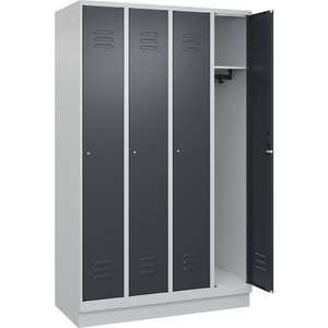 C+P Spind Classic PLUS, 4 Abteile, lichtgrau / grau, B 1200 mm, mit Bodensockel, Zylinderschloss
