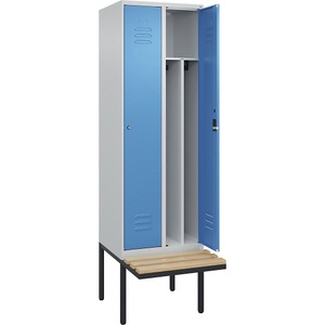C+P Spind Classic PLUS Sitzbank, 2 Abteile, mittig, lichtgrau / lichtblau, B 600 mm, Zylinderschloss, auskragend, Buche-Hartholz