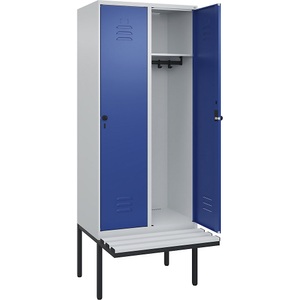 C+P Spind Classic PLUS Sitzbank, 2 Abteile, lichtgrau / enzianblau, B 800 mm, Sicherheits-Drehriegel, auskragend, Kunststoff