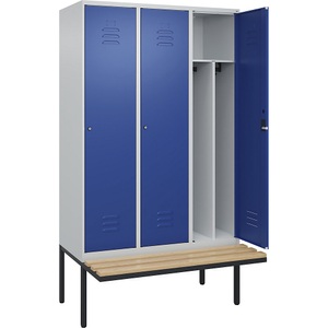 C+P Spind Classic PLUS Sitzbank, 3 Abteile, mittig, lichtgrau / enzianblau, B 1200 mm, Zylinderschloss, auskragend, Buche-Hartholz