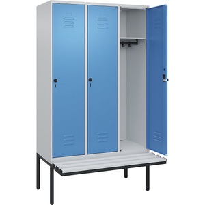 C+P Spind Classic PLUS Sitzbank, 3 Abteile, lichtgrau / lichtblau, B 1200 mm, Sicherheits-Drehriegel, auskragend, Kunststoff